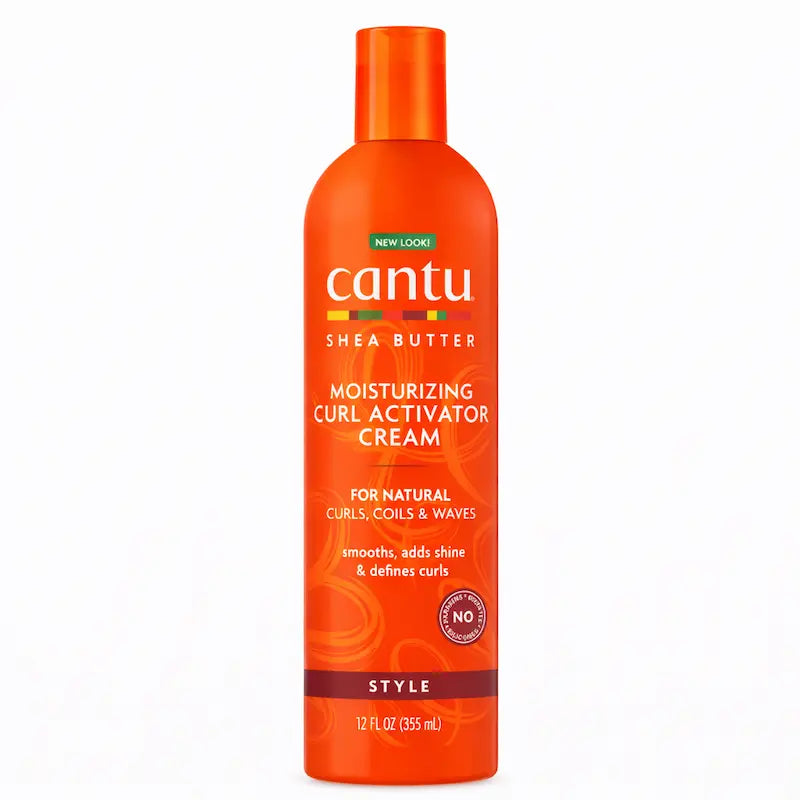 Flacon de crème activatrice de boucles Cantu au beurre de karité.
